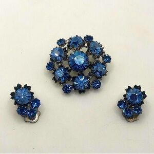 Vtg Blue Crystal Floral Flower Brooch Clip On Earrings 1.5” Brooch .6” Earrings